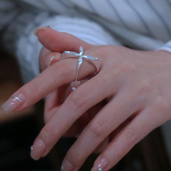 Bague Croix Fleur Minimaliste Réglable — Argent Sterling