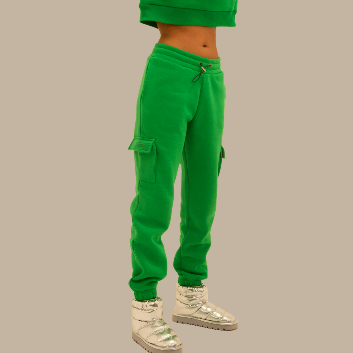 Jogging Cargo Vert "Mental Health" Coton Bio — GOOD GIRL BAD HABITS