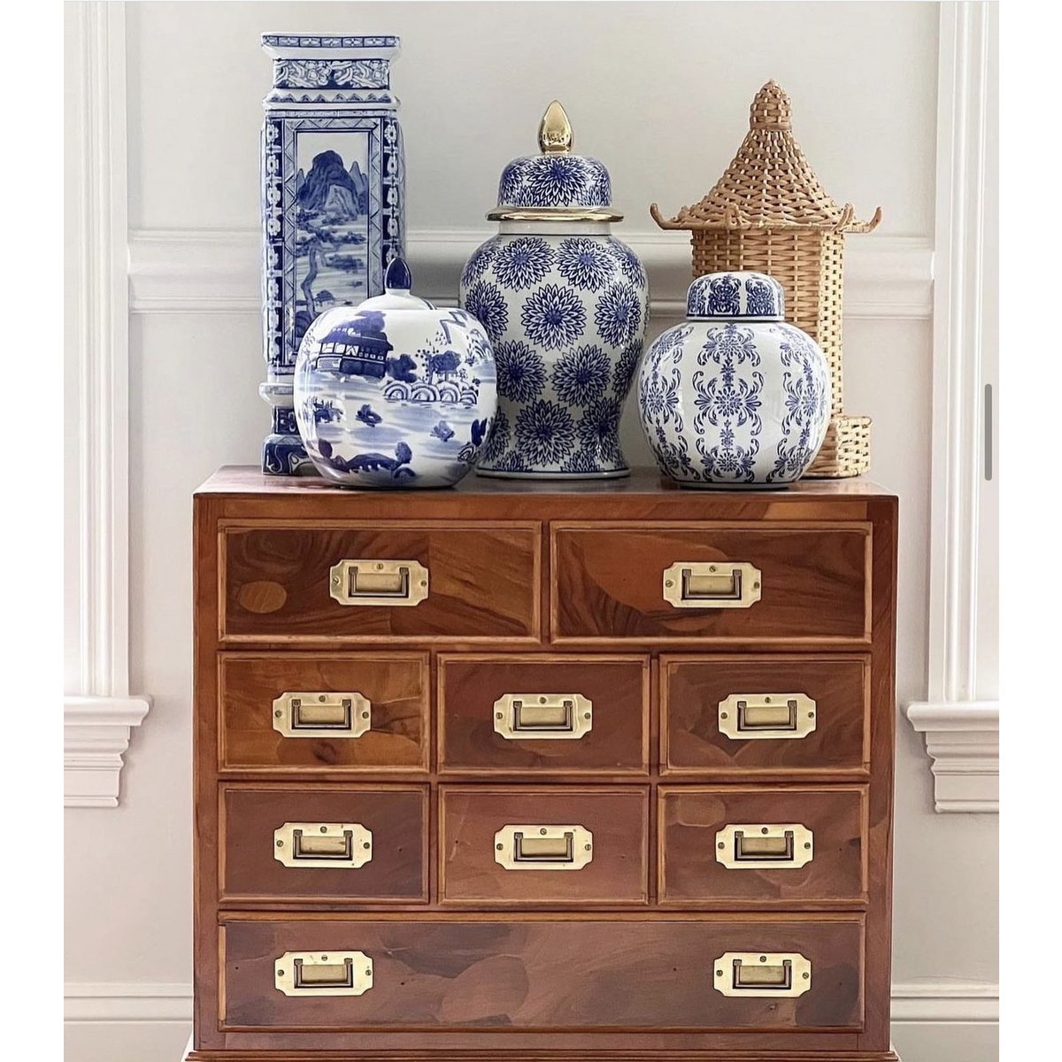 Vase Ginger Jar Dahlia Bleu & Blanc – Porcelaine H38cm – mise en situation | QMF Trading – H&S SELECT