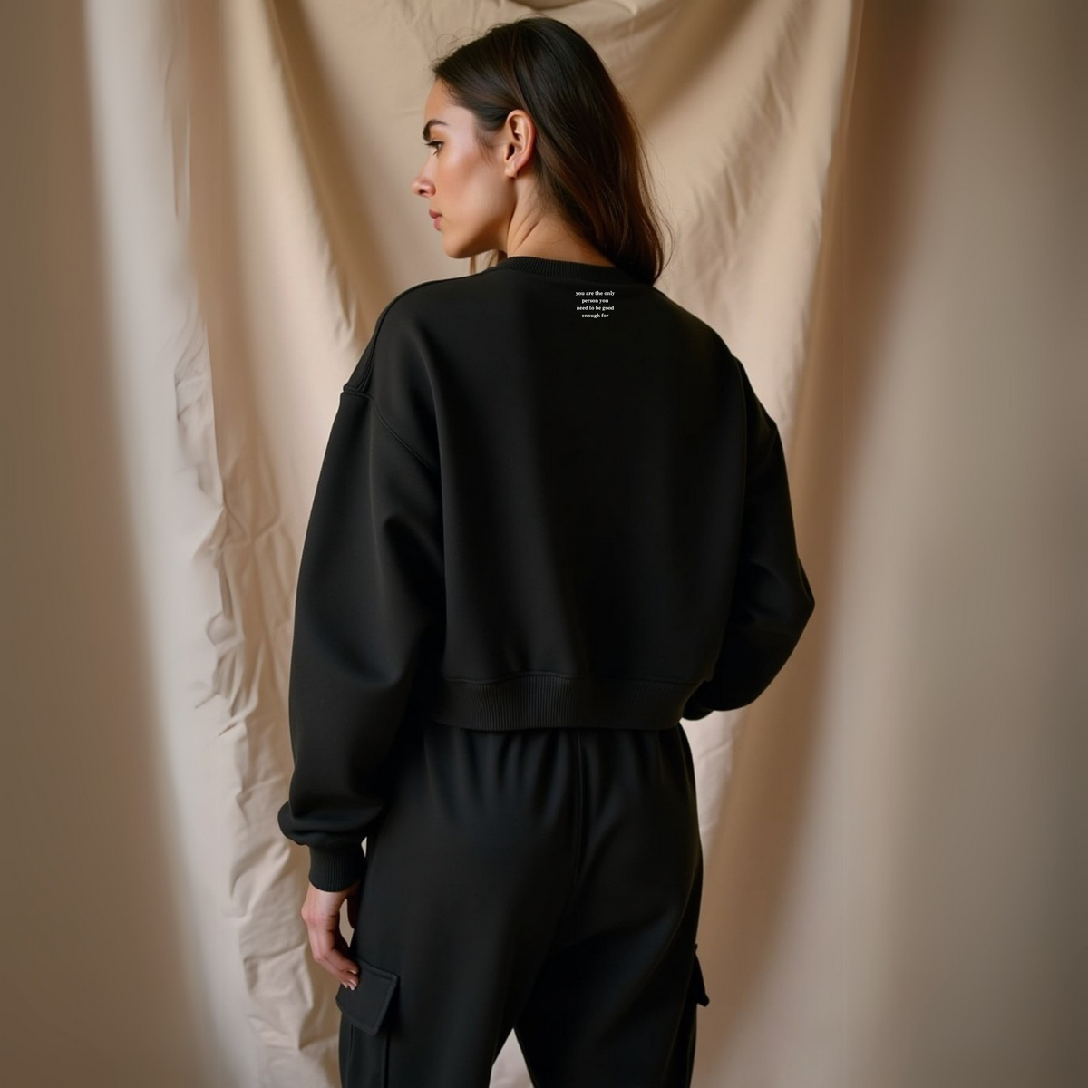 Sweat Col Rond Cropped Noir "Good Enough" — GOOD GIRL BAD HABITS