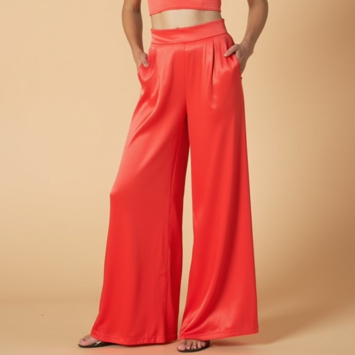 Pantalon Large Satiné Taille Haute Rouge "Swella" — GOOD GIRL BAD HABITS