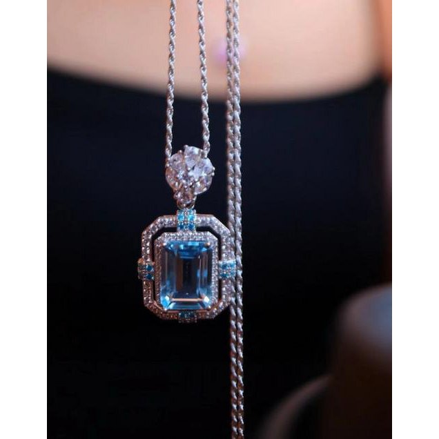 Collier Ice Queen Topaze Bleue — Argent Sterling LanLivia