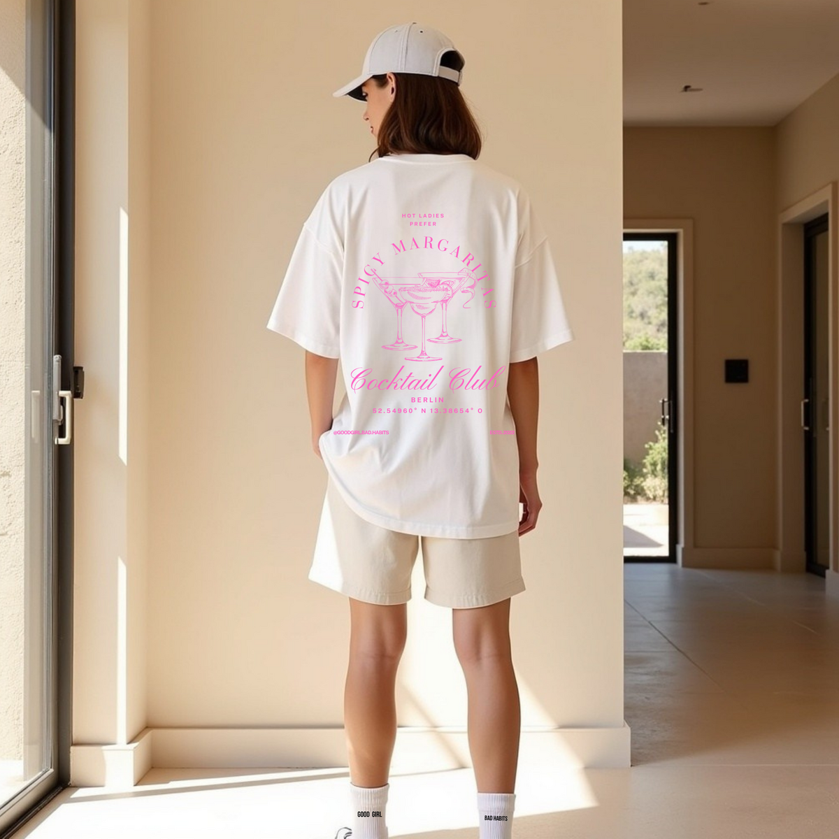 T-shirt Oversize Blanc "Hot Ladies Prefer Spicy Margaritas" — GOOD GIRL BAD HABITS