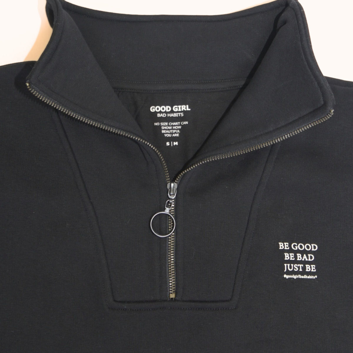 Sweat Demi-Zip Oversize Noir "Be Good Be Bad" — GOOD GIRL BAD HABITS