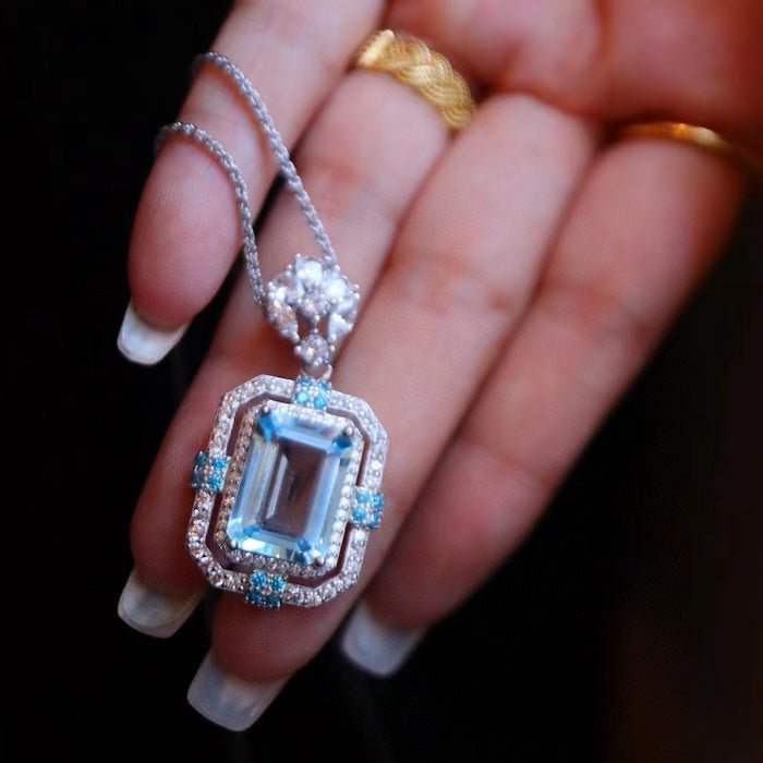 Collier Ice Queen Topaze Bleue — Argent Sterling LanLivia