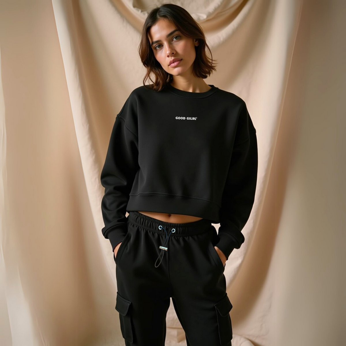 Sweat Col Rond Cropped Noir "Good Enough" — GOOD GIRL BAD HABITS